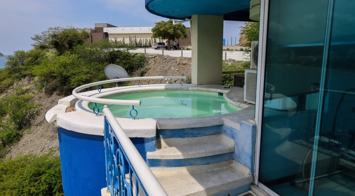 13b19a53-41e6-48c6-943f-e10270de693b